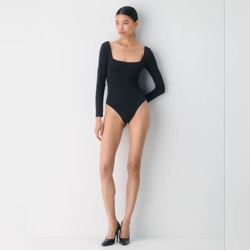 🎉 3/$60 Babaton Black Square Neck Longsleeve Contour Bodysuit Size Medium